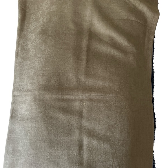 New Beige and Blue printed shawl- Silk-Cotton-Wool - Picture 9 of 9